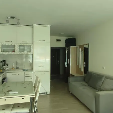 Dom-el Real 3 - Amerikana Apartman *